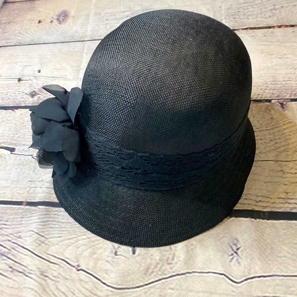 Angela & William elegant black one size designer hat